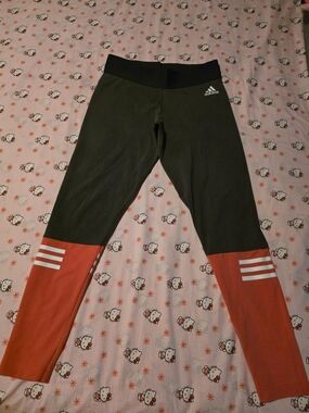 adidas Women Gray and Orange Colorblock Leggings